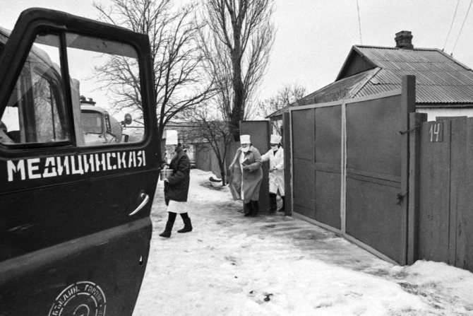 Health workers visit city residents whose children may have come into contact with people infected with HIV within the hospital walls, Elista, February 4, 1989