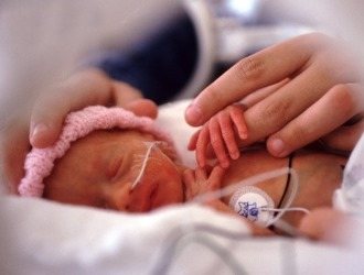 Новорожденным с маленьким весом вакцинацию не проводят