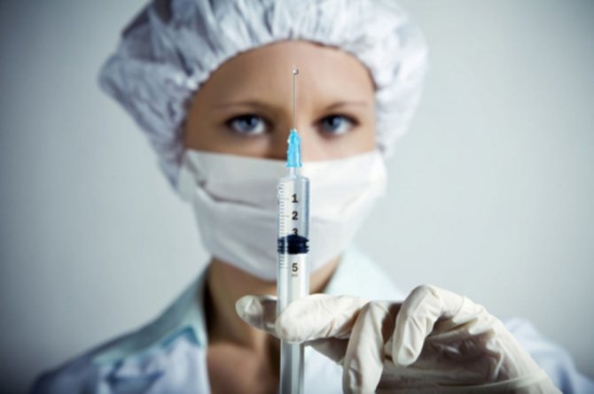 Right of medical workers to vaccination
